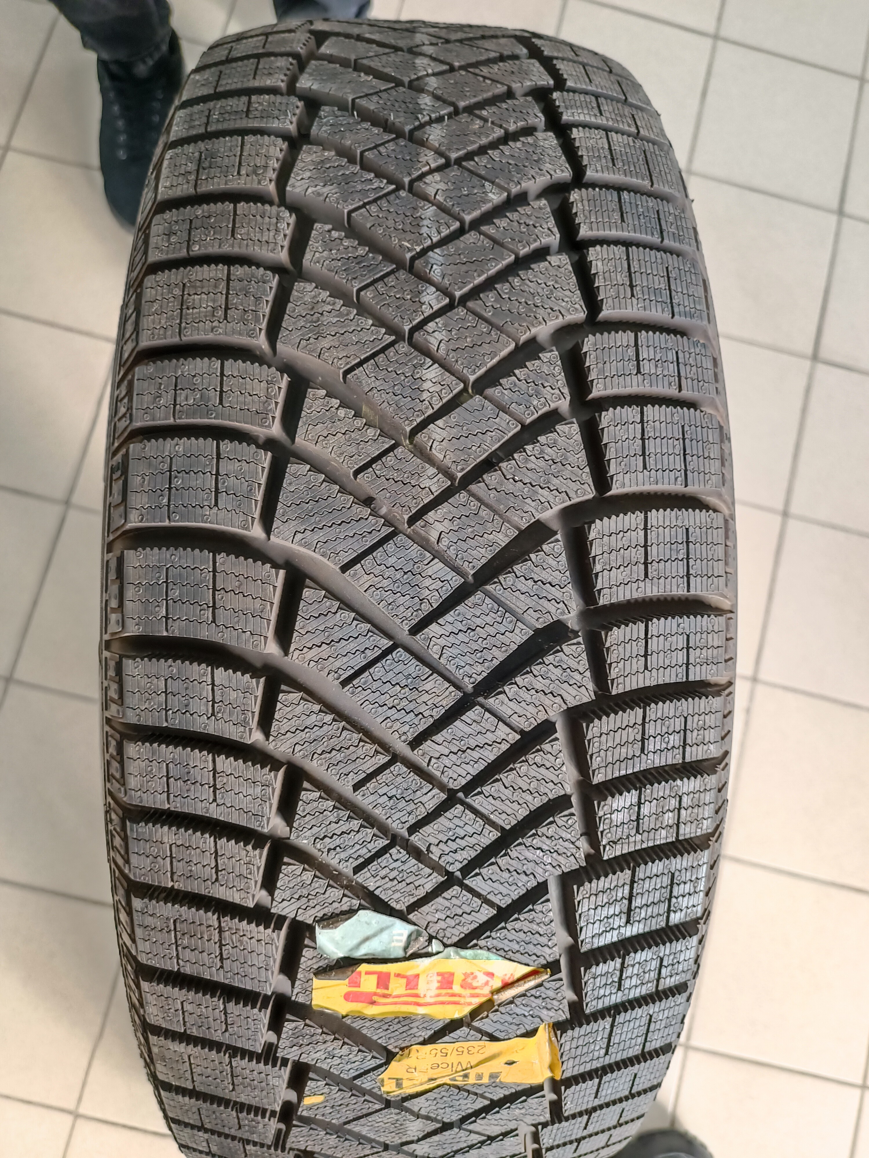 Купить зимние шины PIRELLI WINTER ICE ZERO FRICTION в ВИРБАКавто -  бесплатный шиномонтаж в Волгограде, большой каталог резины